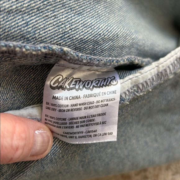 NWOT Harry Potter Hogwarts Embroidered Denim Jacket by Cakeworthy - L - Picture 13 of 14